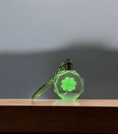 Yonca Tasarımlı Kristal Cam Anahtarlık