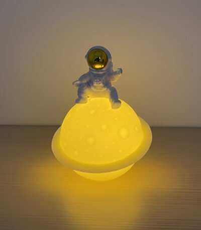 Astronot Figürlü Satürn Gece Lambası