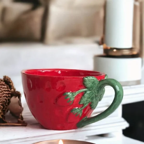 Strawberry El Yapımı Seramik Kupa