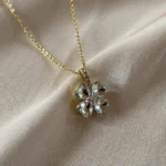 Swarovski Taşlı Yonca Kolye