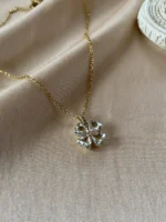 Swarovski Taşlı Yonca Kolye