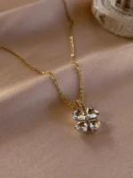 Swarovski Taşlı Yonca Kolye