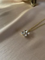 Swarovski Taşlı Yonca Kolye