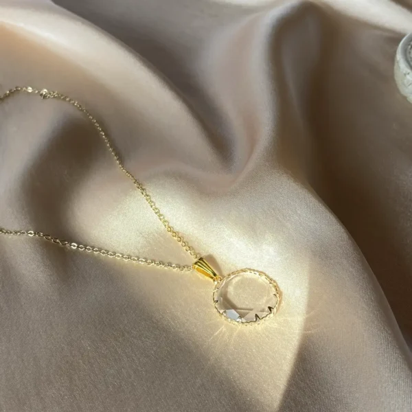 Saydam Beyaz 'Komorebi' Kolye