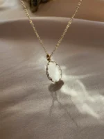 Oval Tasarım Saydam 'Komorebi' Kolye