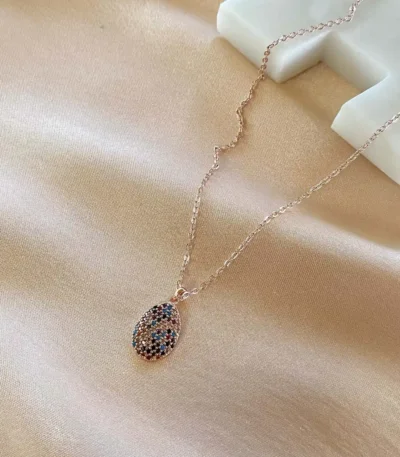 Zirkon Süslemeli Oval Kolye