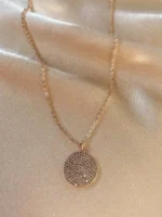 Zirkon Süslemeli Rose Kolye