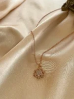 Kar Tanesi Rose Kolye