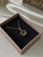 Zirkon Taşlı Taç Figürlü Kolye