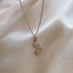 Flamingo Figürlü Rose Kolye