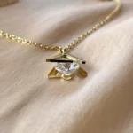 Kristal Taşlı Üçgen 'Fernweh' Kolye