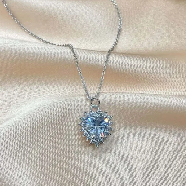 Swarovski Taşlı Kalp Figürlü Silver Kolye