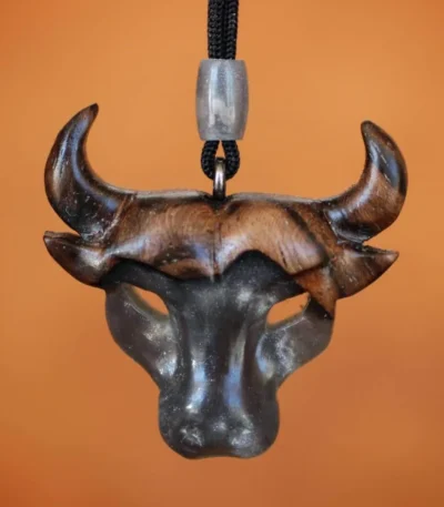 The Sacred Bull El Yapımı Kolye