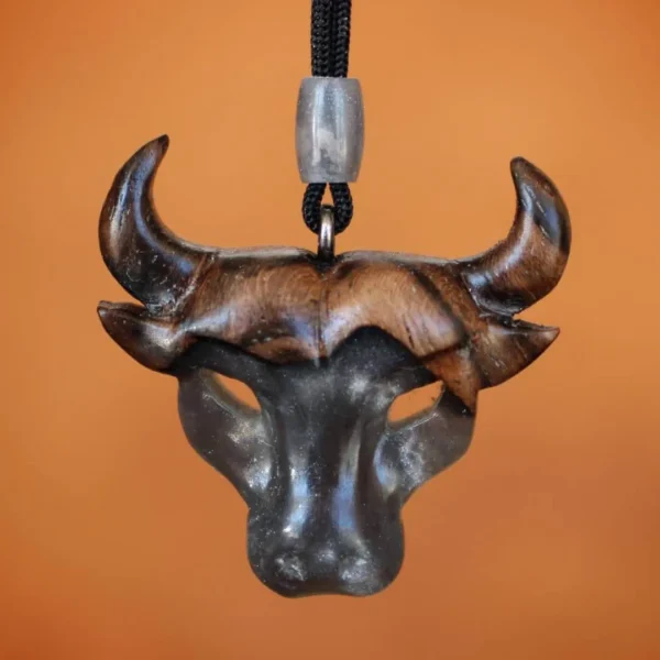 The Sacred Bull El Yapımı Kolye